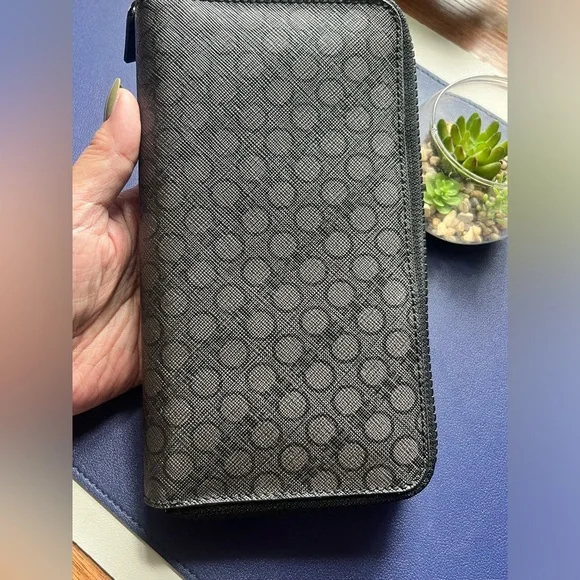 NWT Salvatore Ferragamo dual zip leather Gancini wallet w/gift bag - Picture 3 of 14